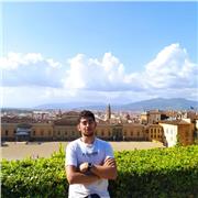 Soy estudiante de ingeniería informática, estoy capacitado para enseñar conocimientos avanzados de programación.